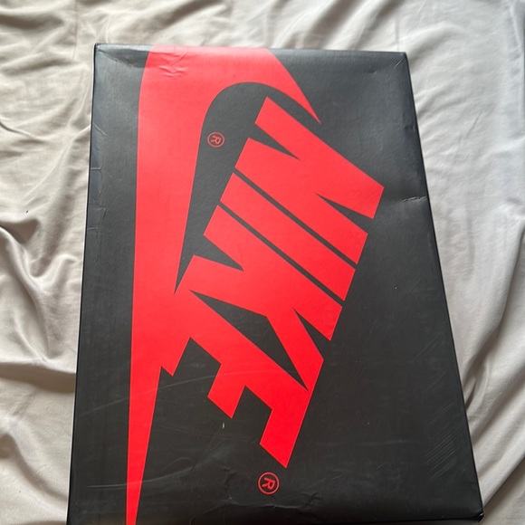 university blue jordan 1 mens 9.5